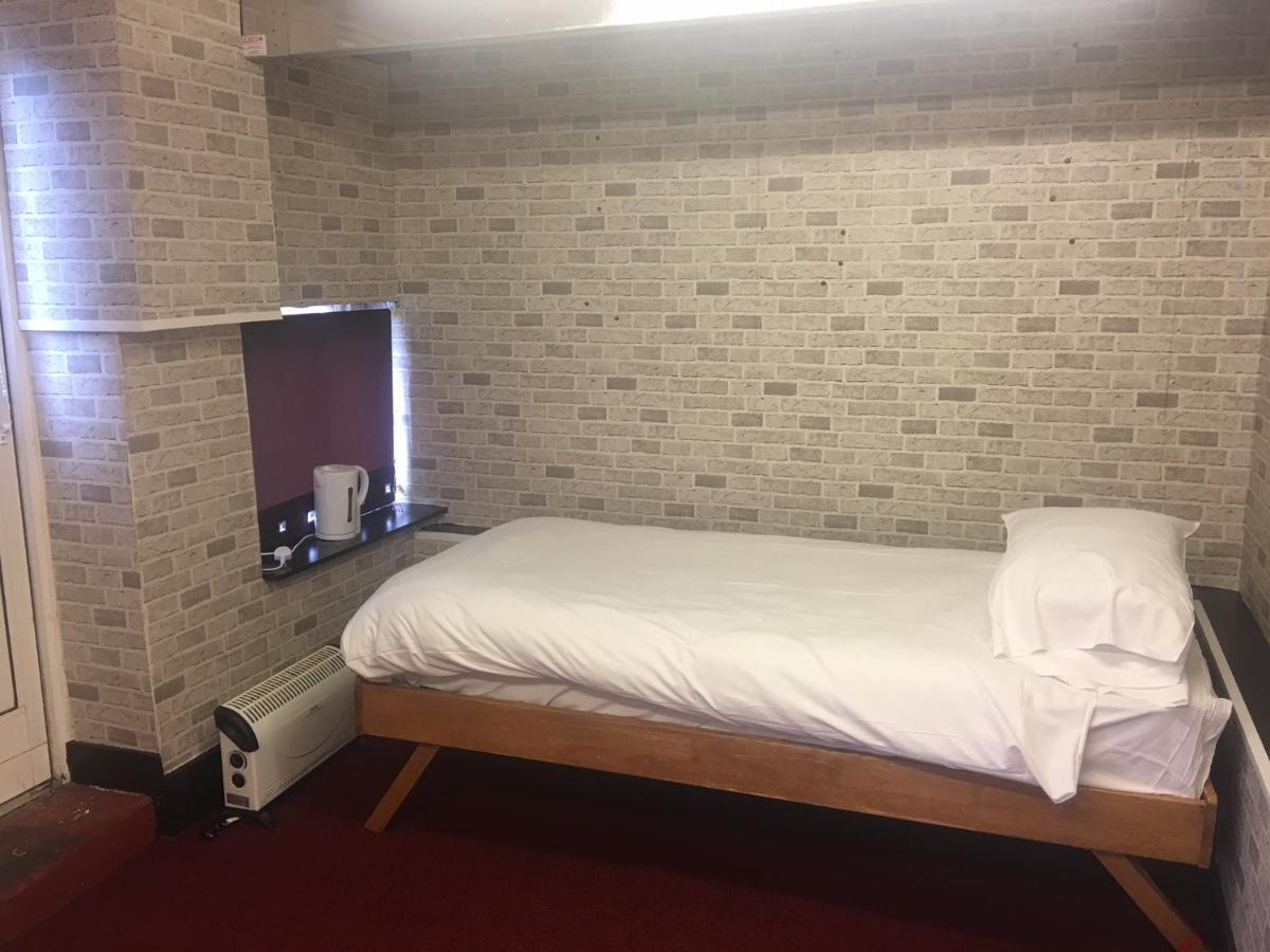 Budget Rooms Crosskeys Newport  Exterior foto